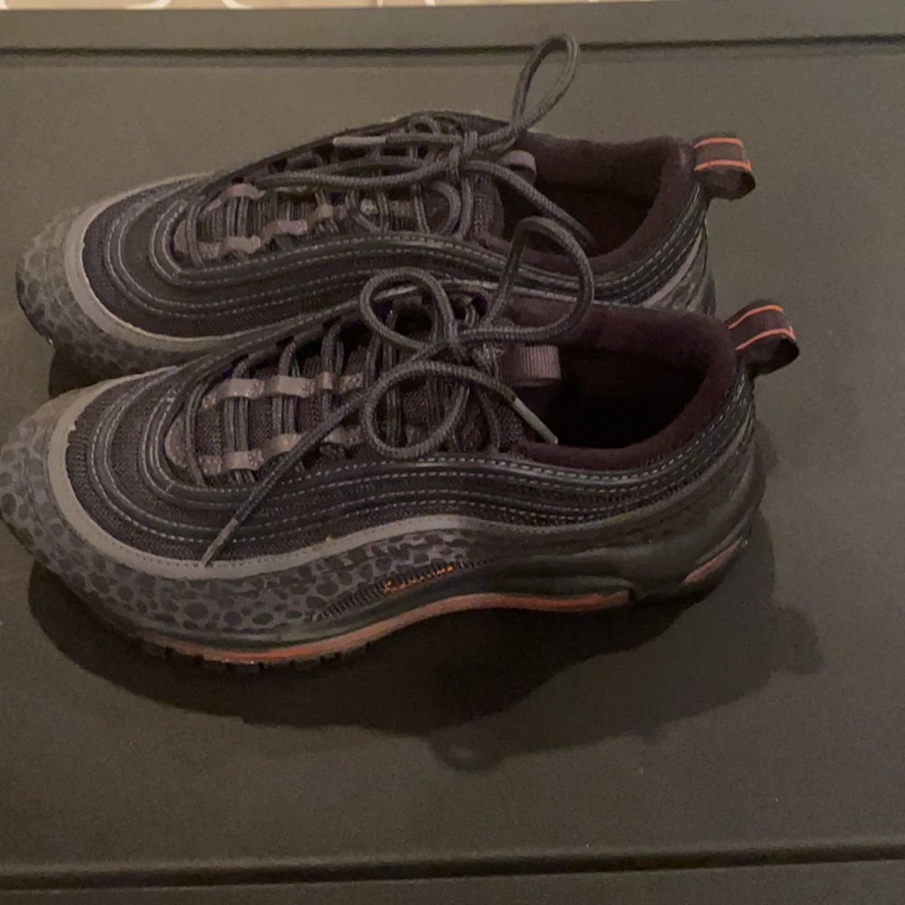 Airmax - Picture 3 of 3